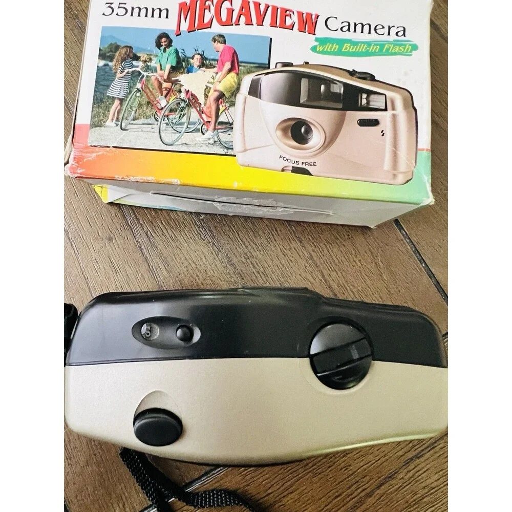 Collectible Teddy Grahams Brand 35mm Camera Vintage Megaview Point and Shoot